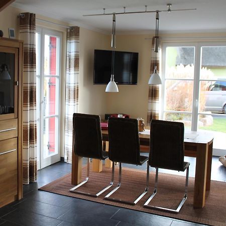 Fischer'S Ferienhaus Ruegen Mit Sauna Und Kamin Ummanz Екстериор снимка